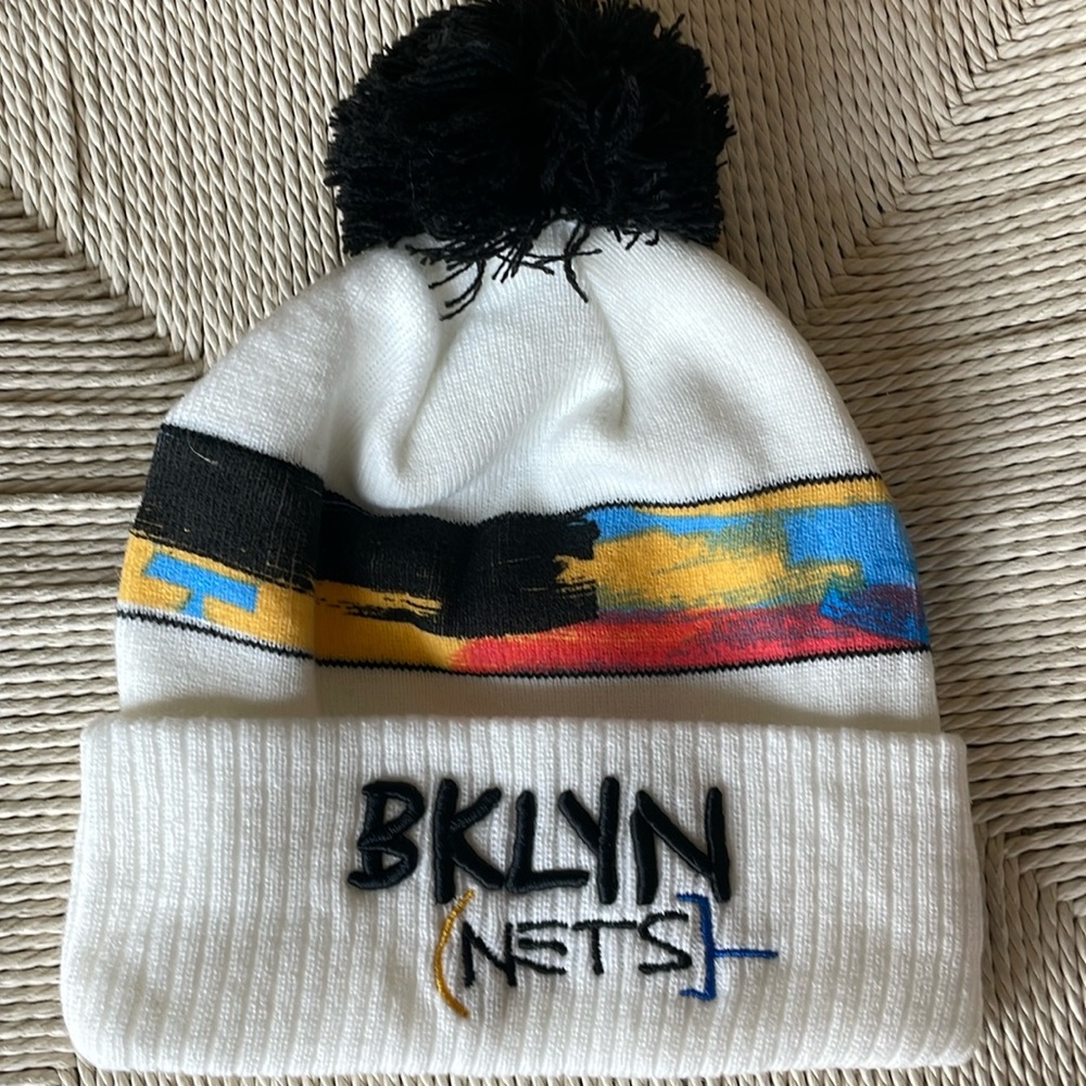 New Era Brooklyn Nets Beanie Jean-Michel Badquiat NBA Design.